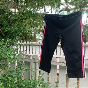 Forever 21 workout capris 🖤